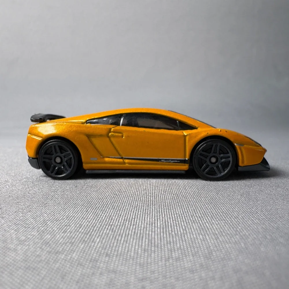 Hot Wheels Lamborghini Gallardo LP 570-4 Superleggera Orange Diecast Car 1:64